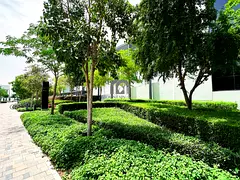 prime location | Close to ameneties | Ready