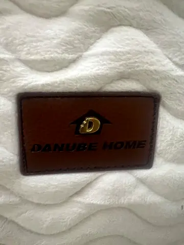 Danube Home quilted mattress topper (white)