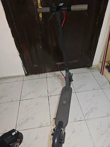 For sale: WINDHORSE T1 SCOOTER 1 MONTH USED ONLY. Helmet, Visor and padlock inclusions. Test all you