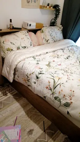 King bed (180*200)cm ,, like new condition