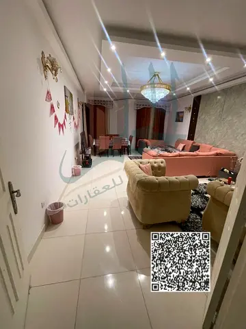 شقه للبيع بسعر ممتاز ابراج الخور مساحه كبيره مع غرفه خادمه وغرفه غسيل