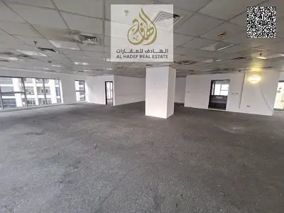مكاتب وعيادات للإيجار في الراشدية 3 | مساحات كبيرة | باركن | تكييف مجاني