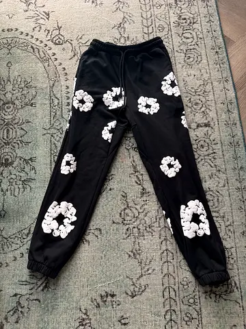 Denim Tears Sweatpants black. Size M