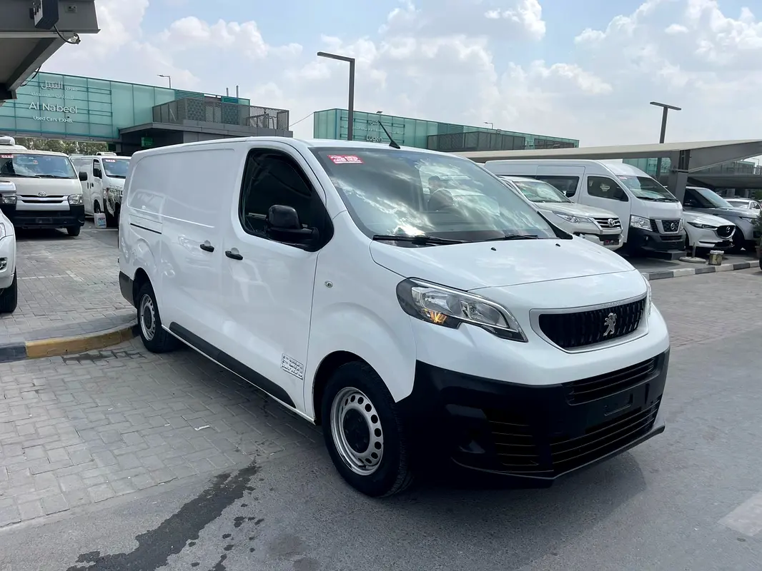 Peugeot Expert 2023 — photo 1 of 12
