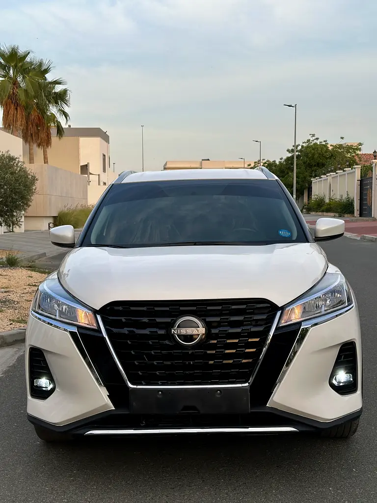 Nissan Kicks 2023 — photo 1 of 14