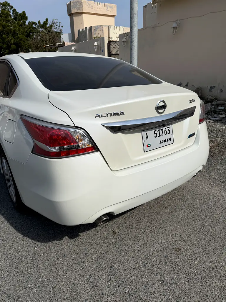 Nissan Altima 2016 — photo 1 of 7