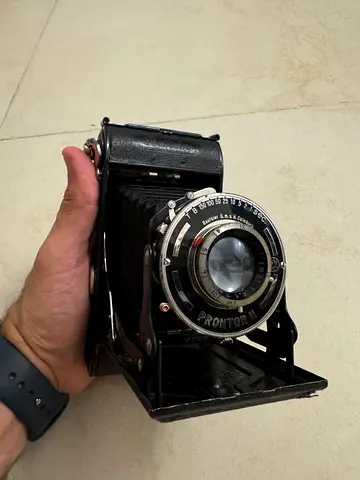 Balda Juwella-II 1938  Balda Kamerawerk, Bünde VF / Horiz folding bellows camera Germany