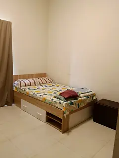 Room available for  executive bachelor/working couples