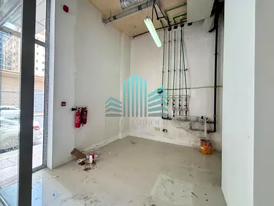 PRIME ROADSIDE LOCATION | BACKSIDE OF MOE | HIGH FOOT TRAFFIC