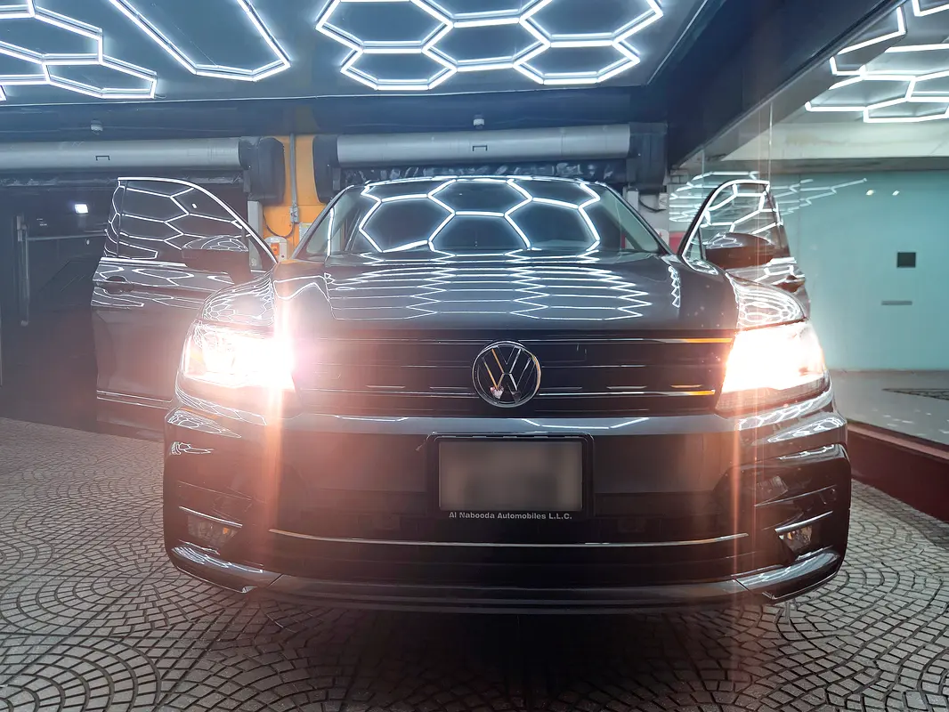 Volkswagen Tiguan 2020 — photo 1 of 20