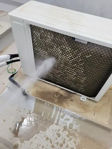 ❄️ AC not cooling? Don’t suffer in Dubai heat! Manty Facilities Maintenance brings you fast.