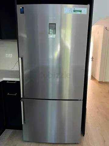My Samsung stainless steel bottom-freezer refrigerator - Good condition