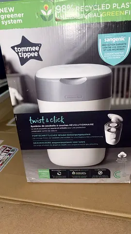 Twist and click diapers bin