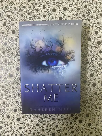 Shatter me book