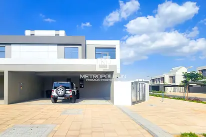 Spacious | Beachfront Living | Prime Community