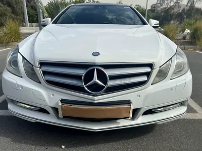 MERCEDES E200 , GCC CAR,  FULLY AUTOMATIC, PANORAMIC SUNROOF, CRUISE CONTROL, ALLOOY ECT VERRY GOOD