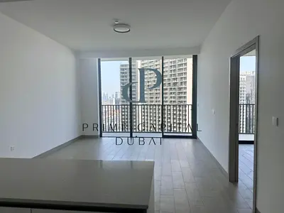 Modern 1 BR| Mid Floor | Community View