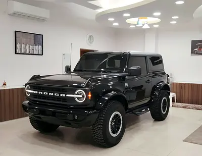 2023 Ford Bronco Base - American Specs - Like New!