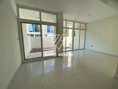 Spacious 3 BR | Vacant | Landscaped Garden