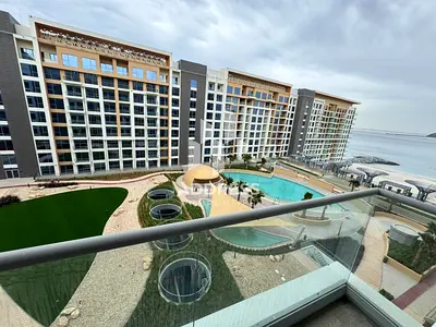 شقة 3 غرف على بحر خورفكان | تملك حر وقسط 3 سنوات