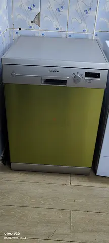 Siemens freestanding dishwasher like new condition