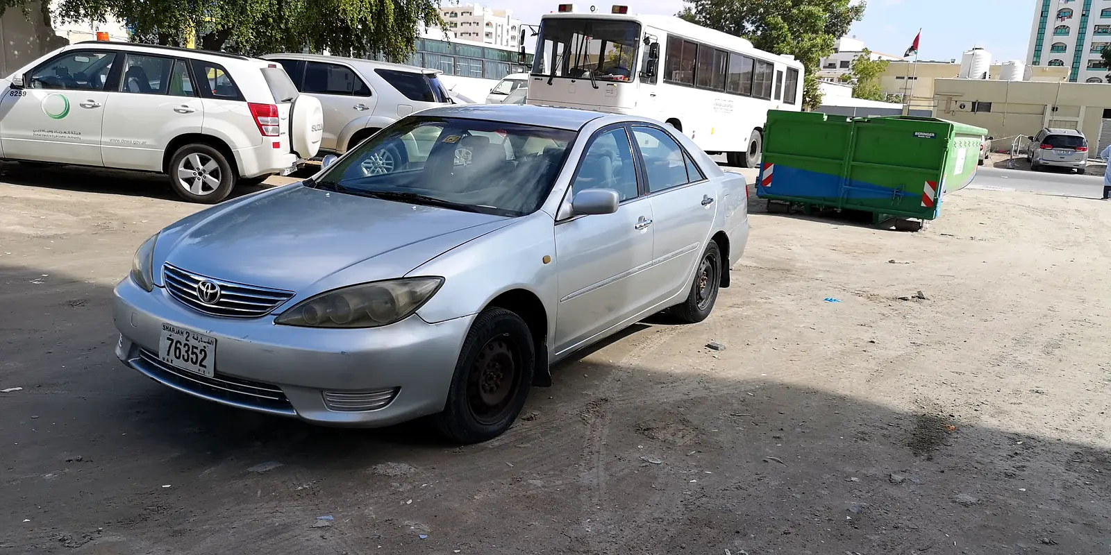 Toyota Camry 2005 — photo 1 of 6