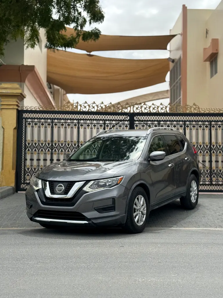 Nissan Rogue 2017 — photo 1 of 12