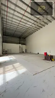 Warehouses for rent in Umm Al Thuoub, 3,500 sq.ft., 9m height, 35kW power, main road location. Total