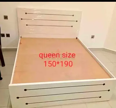 Queen size white bed frame 150x190 - good condition