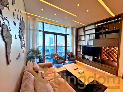 RADIANT AND EXPANSIVE |FULL LAKE VIEW |HIGH FLOOR