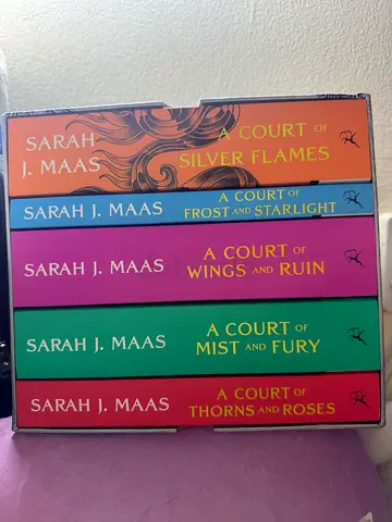 A Court of Thorns and Roses — Sarah J. Maas 5-Book Box Set (Good)
