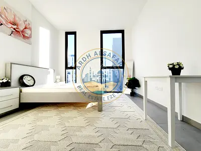 "Furnished studio in vibrant community with pool, gym, and 24/7 security. Perfect for young pros or couples seeking hassle-free living!