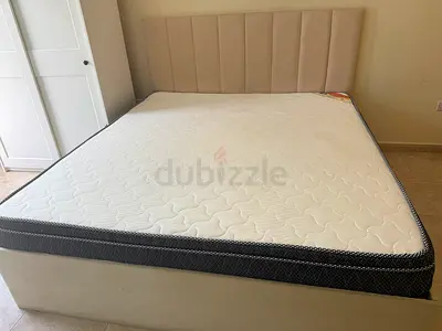 Queen size bed