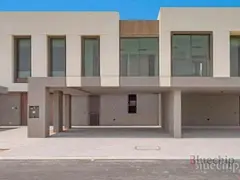 Sleek Type | Centre Kitchen | Multiple Options