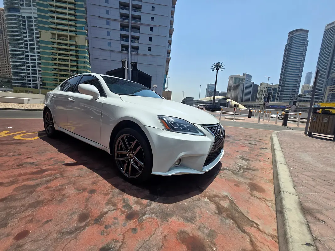 Lexus IS-Series 2011 — photo 1 of 12