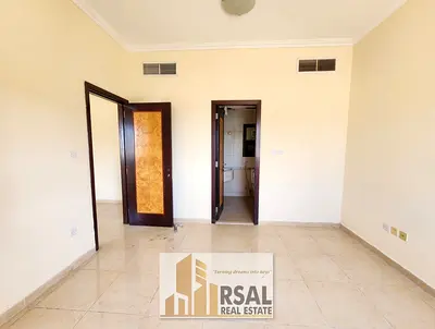 Specious 1BHK With 2Bathroom/Family Building/Near Safari Mall
