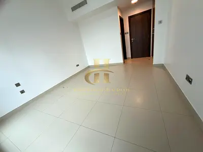 Spacious | With Kitchen Appliances | Ready to move