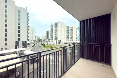 Ready to Move In 1BR | Low Floor | Prime Location