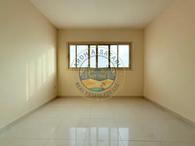 SPACIOUS ONE BEDROOMHALL // NEAR AL MADINA SHOPPING CENTRE // FAMILY BUILDING // MUWAILEH BUS STATION NEARBY// EASY ACCESS TO DUBAI