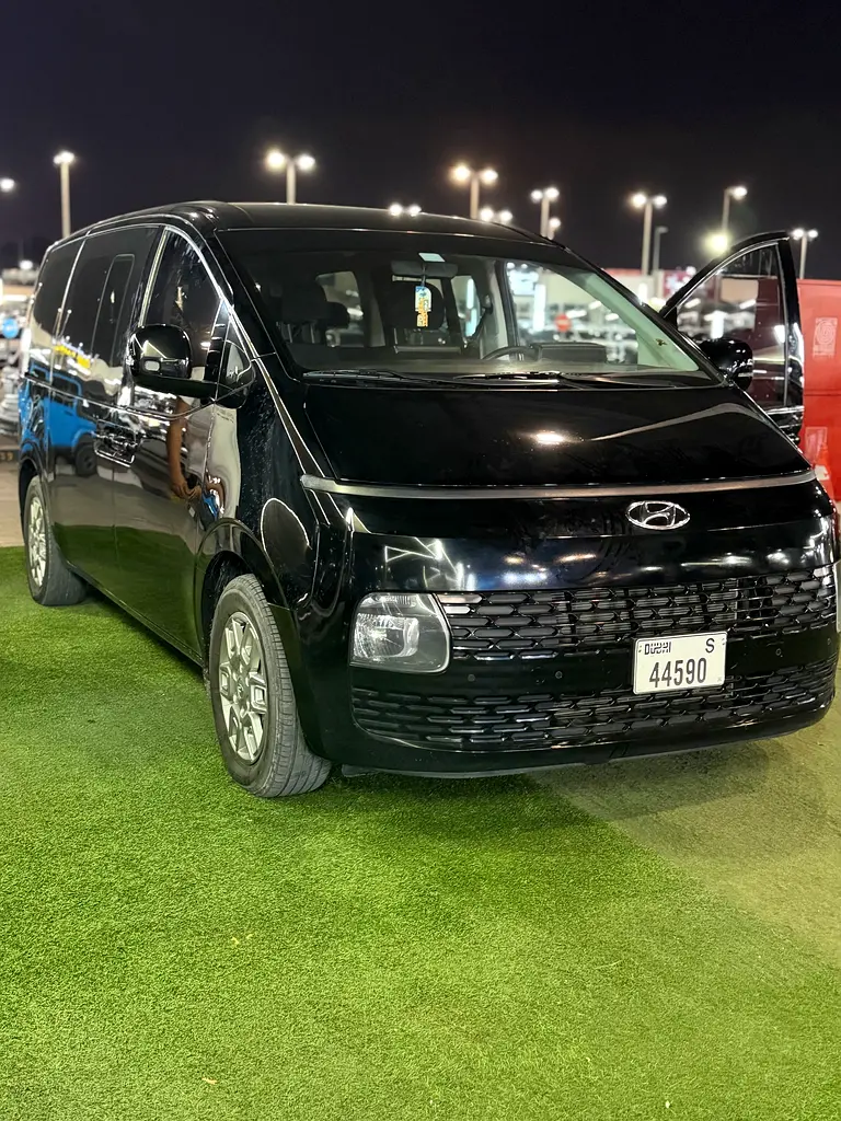 Hyundai Staria 2024 — photo 1 of 7