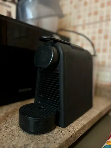 Nespresso Essenza Mini with a free set of 4 Expresso Character cups