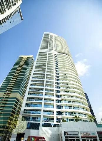 إطلالة على الماء | استوديو مُحدث نصف مفروش | شرفة | قريب من المترو | ليك تيراس، أبراج بحيرات جميرا (JLT)