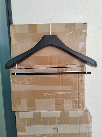 Black  white suit hanger with pants bar (300 pieces) - No used