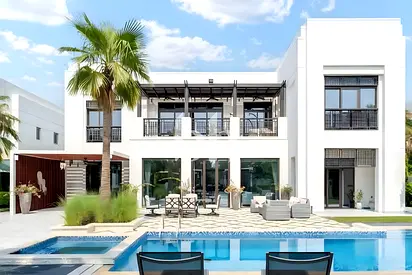 Single Row | Canal Front location | Land