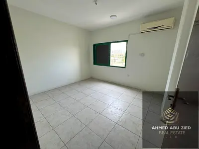أرخص شقة غرفتين وصالة للايجار السنوى | 2 حمام | 2 بلكون | صاله واسعه | تكييف سبليت | قريب من الكورنيش و جميع الخدمات