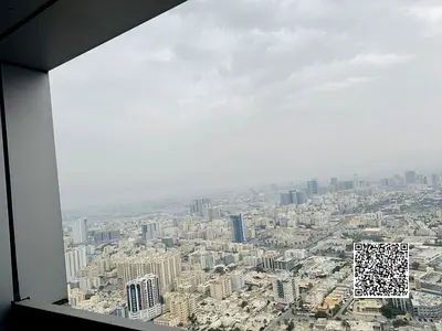 شقة رائعة بغرفة نوم واحدة للإيجار | إطلالة على المدينة | برج كورنيش | مع موقف سيارات طابق عالي