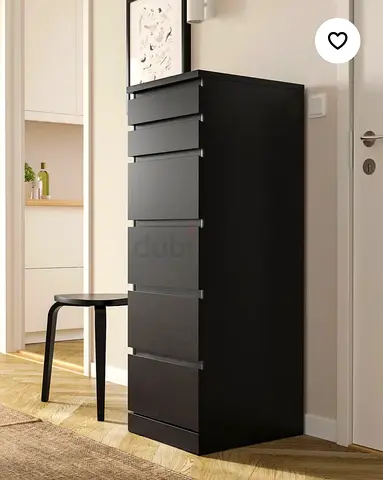 Chest of drawers