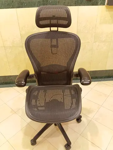 Selling Herman Miller Aeron Chair Size B And C Fully Loaded