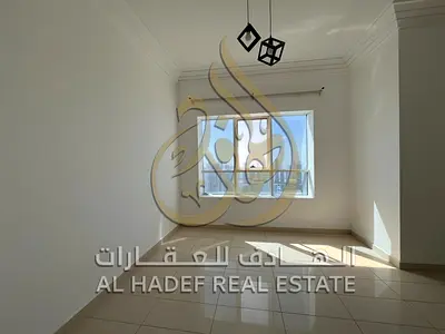 أجمل غرفتين وصالة بمساحة واسعة وبلكونة بإطلالة بحرية جميلة، 3 حمامات، موقع مميز، السعر 57,500 درهم.
