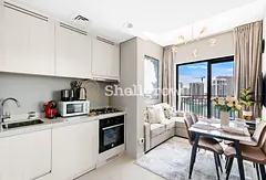 SPACIOUS 1 BEDROOM | CANAL VIEW